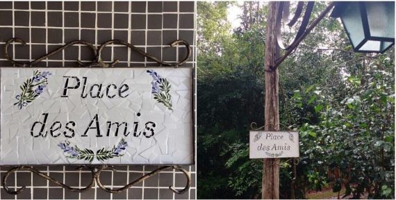 Placa decorativa em mosaico de azulejo sobre base de ferro