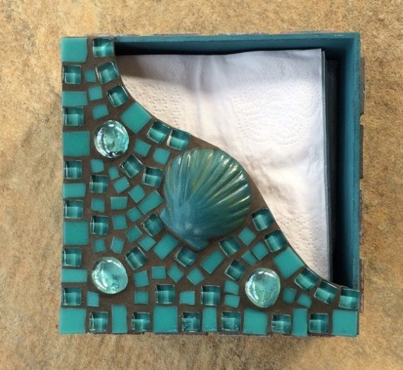 Porta guardanapos com mosaico turquesa sobre MDF