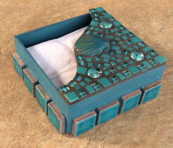 Porta guardanapos com mosaico turquesa sobre MDF
