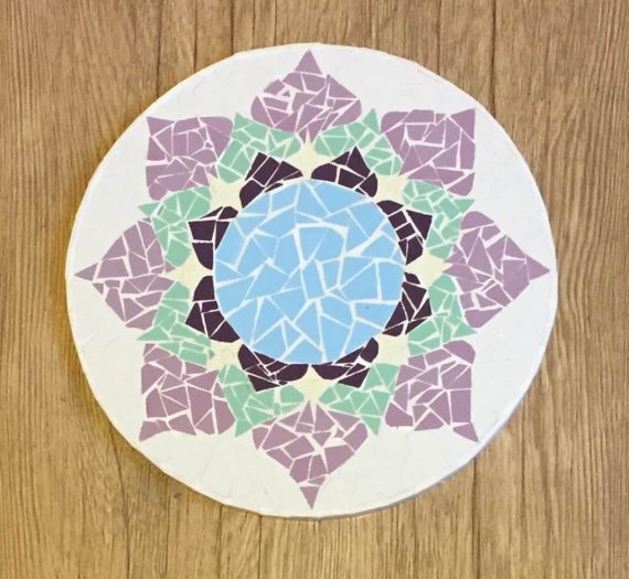 Mandala em mosaico colorido Flor de Lótus